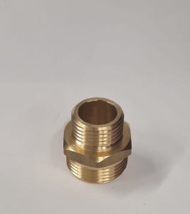 Nypel G 3/4" X G 1/2" mosiężny