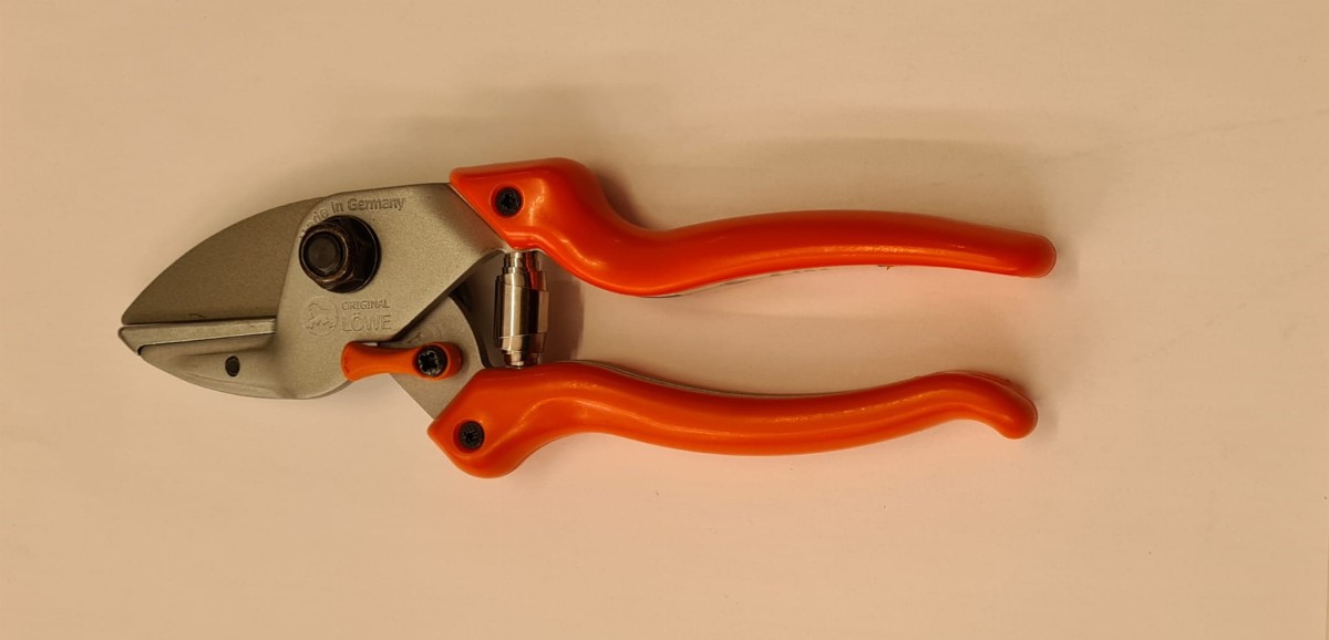 Sekator jednoręczny Lowe 6.104 25 mm 20 cm ERGO