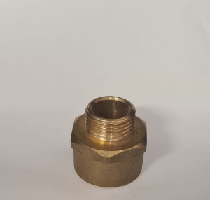 Redukcja G 3/4 X G 1/2 mosiężn