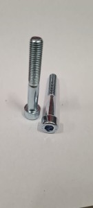 Śruba M8X55 DIN-912 8.8 Zn ampulowa